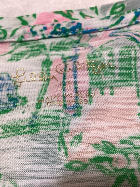 Lilly Pulitzer Etta V-Neck Tropical Print Tee in Green & Pink Size M 001504 - Picture 3 of 8